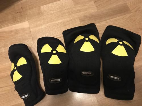Nuke Proof Critical Enduro pads