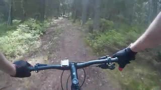 MTB på en slinga längs en av Vänerns finaste strankanter.