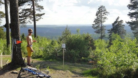 Hann med att knäppa en bild på toppen inför starten av SS1. Det blev en del höjdmeter i Falun ändå. Foto: Fredrik Westman