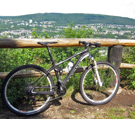 Canyon Lux 29 blickar ut över Koblenz.