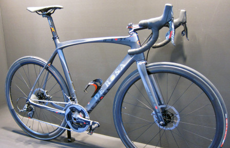 Italienare med amerikanska hydrauliska skivbromsar