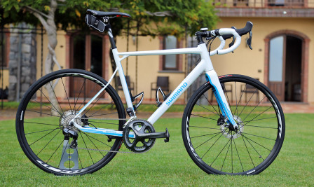 aTestcyklarna var BMC Granfondo GF02 utrustade med hydrauliska skivbromsar och nya 11-delade Ultegra Di2