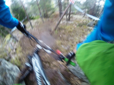 Helt plötsligt satt mitt framhjul fast och då går det ju som det går. SS6. 