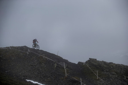 Högt uppe i dimman på sträcka ett. Foto: Sven Martin