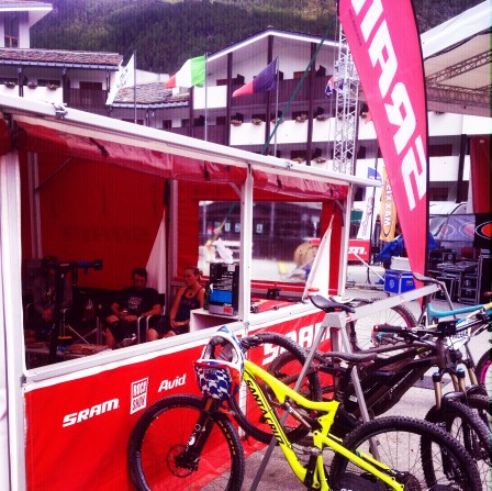 SRAM finns som vanligt på plats med sin trevliga personal och är alltid redo att hjälpa med både cykel och sinne ☺ Foto: Hanna Jonsson