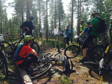 Tävlingshäng innan sträcka 3 och 4 som började på samma ställe.