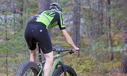 Assos nya MTB-kläder i svensk skog