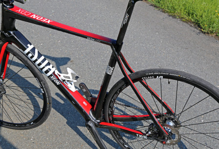 Ny bakram med 135 mm bredd som förstärkts för skivbromsmontering