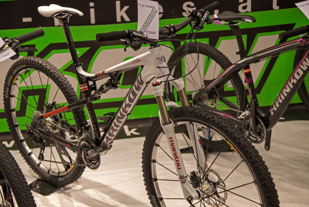 MTB utbudet består av hardtails och heldämpade cyklar i aluminium eller kolfiber.