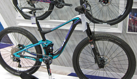 Lust är en heldämpad 100 mm XC-cykel