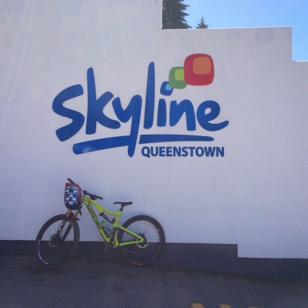 Både jag och cykeln ser fram emot att utforska stigarna kring Queenstown!