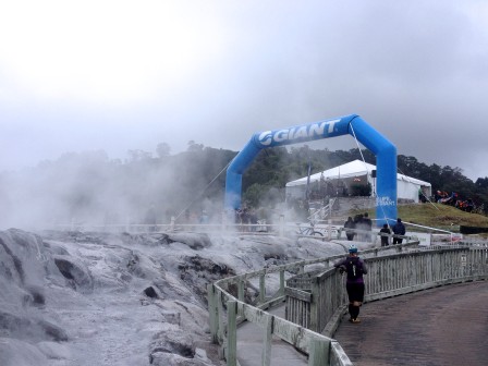Startrampen var placerad precis vid en utav Rotoruas gejsrar, Tu Puia.