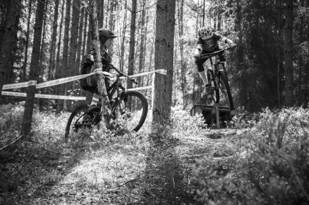 Under lördagens träning sken solen över Flottsbro. 