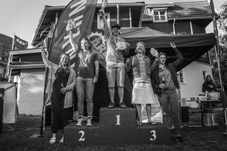 Från Vänster: Hanna Jonsson (4a), Cecilia Thomasson (2a), Louise Paulin (1a), Hanna Oleträ (3a), Joline Johansson (5a).  