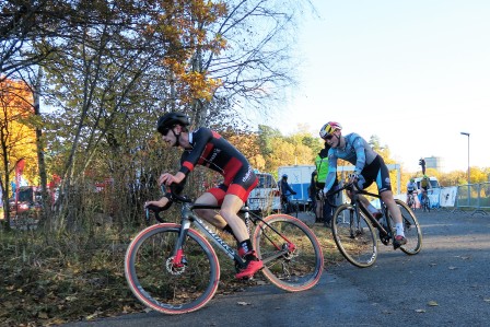 Danskarna Hansen och Andreassen jagar Friberg